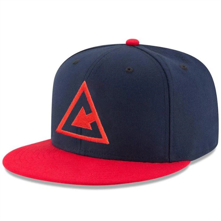 topi yang dipasang dua tona penuh rata